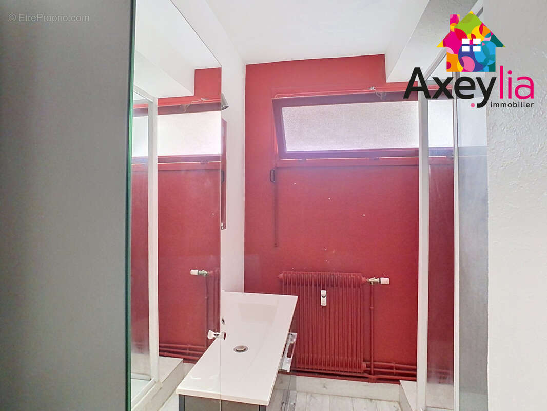 Appartement à LE COTEAU