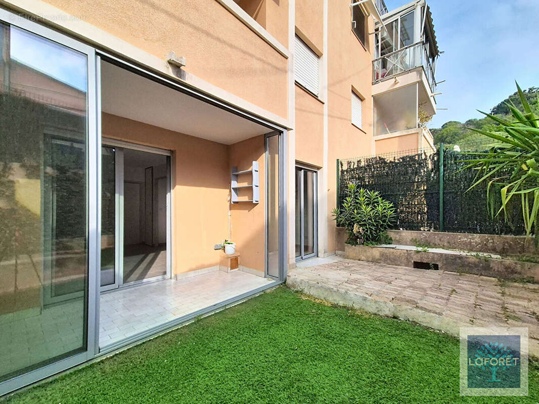 Appartement à VALLAURIS