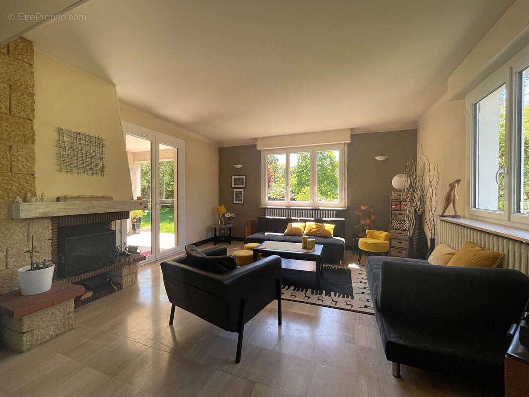 Maison à JOUY-AUX-ARCHES