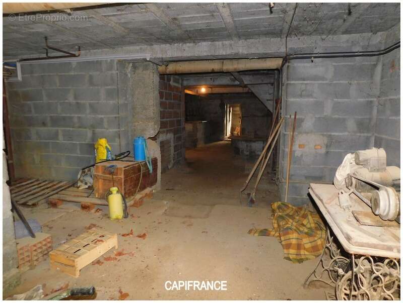 Commerce à LE CHAFFAUT-SAINT-JURSON