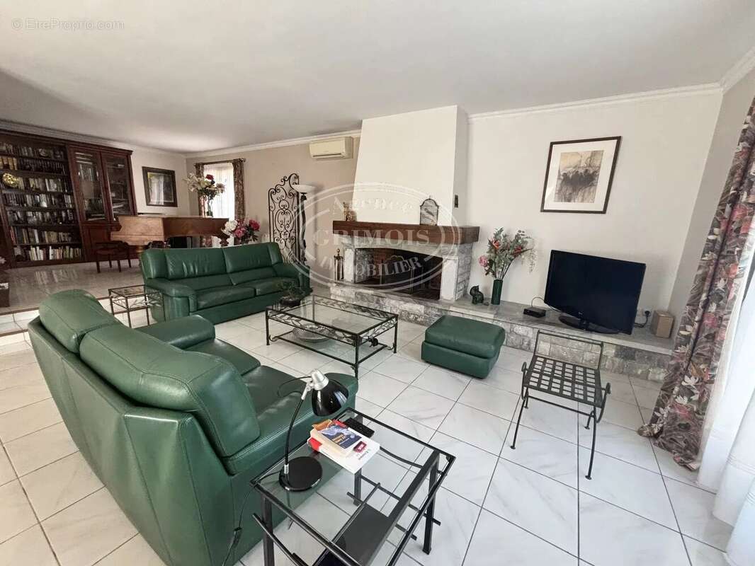 PUICHERIC - Maison de 195 m² env./ TERRAIN de 1411 m² - photo 7