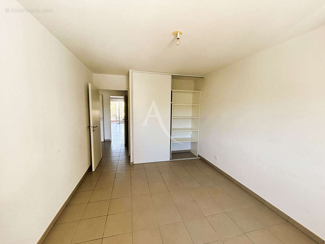 Perpignan Sud, secteur recherché de Porte d'Espagne, appartement 4 pièces 71 m² en très bon état avec 2 places de parking - photo 12