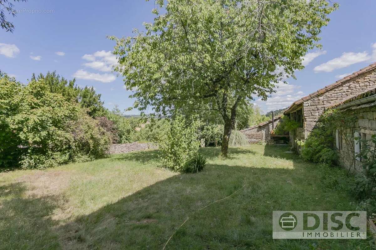 Charmante maison de village avec jardin, grande grange, cour intérieure et chapelle restaurée - photo 25