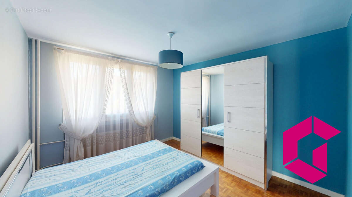 Appartement à LE CHAMBON-FEUGEROLLES