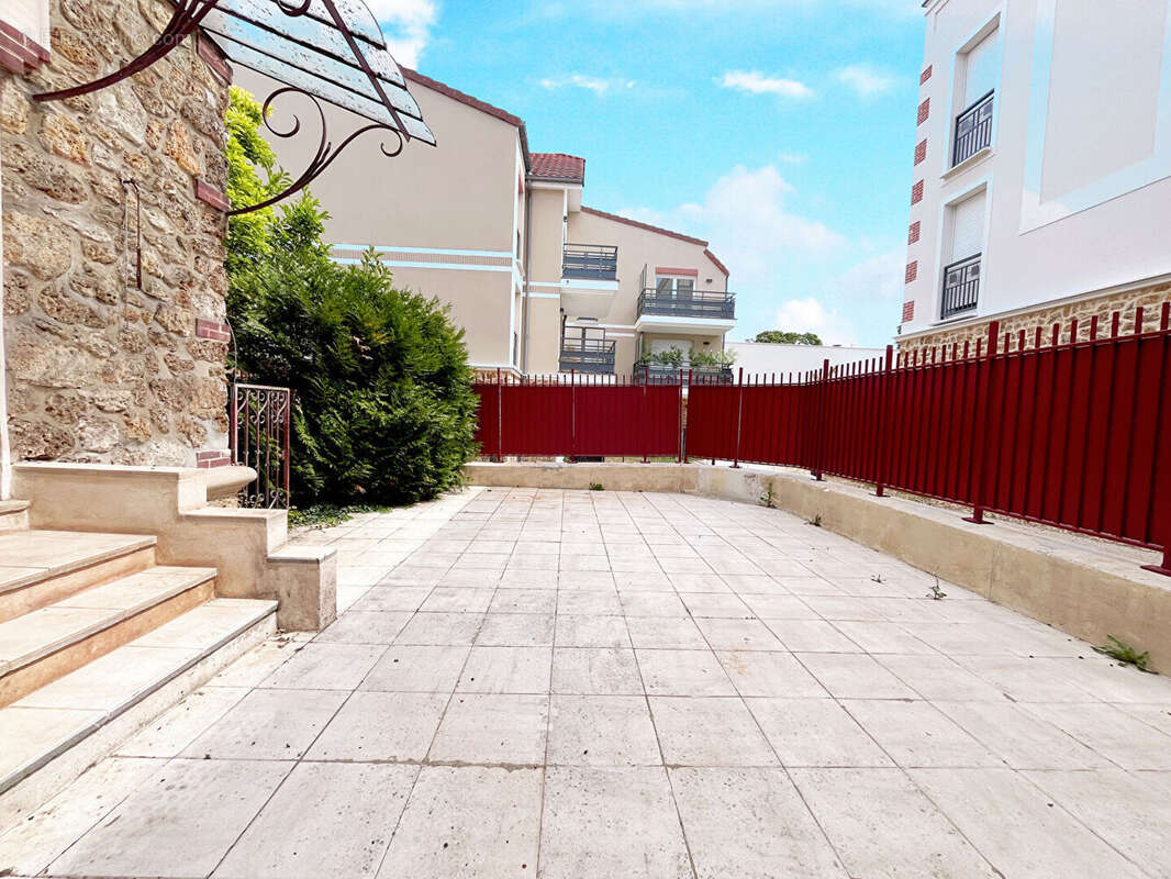Meulière 187m2 - Centre ville Achères - photo 3