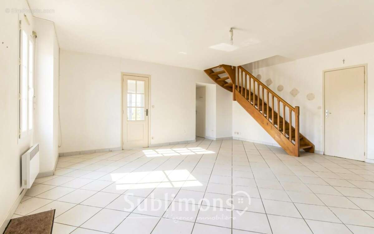 Maison à SAINT-HERBLON