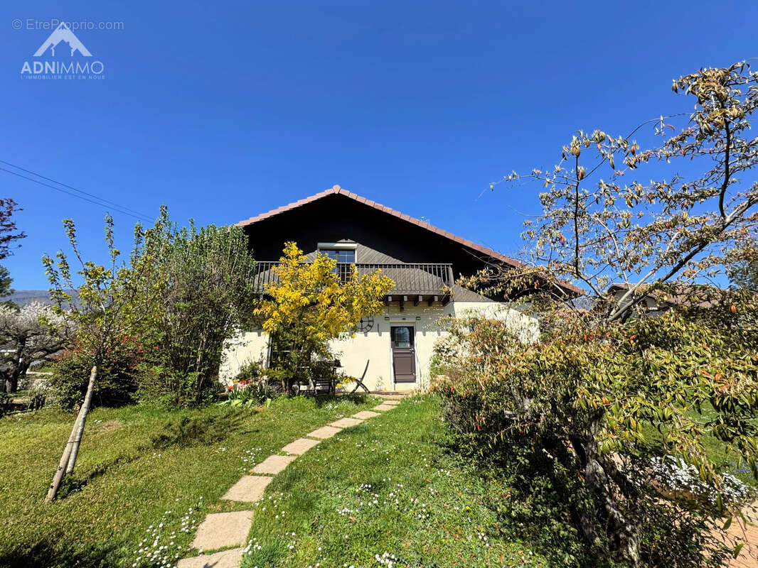 Maison à THOIRY