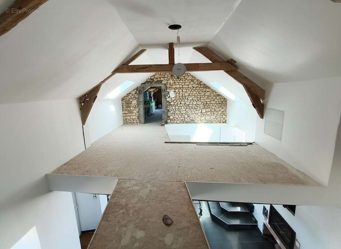 Maison 145 m² à Pontvallain  - photo 8