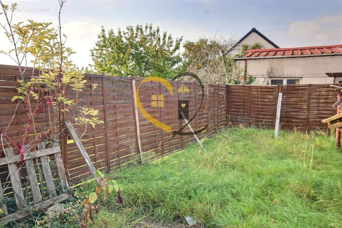 Maison à AUBIGNY-SUR-NERE
