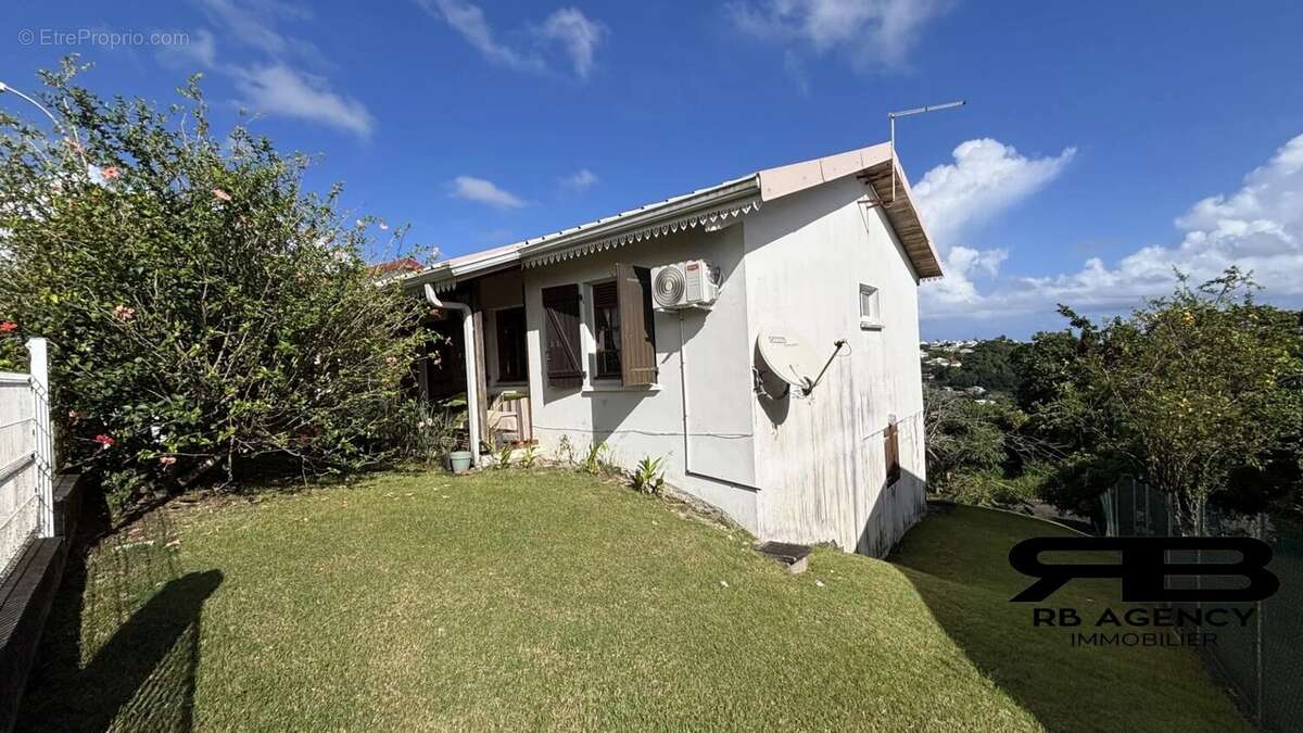 Maison à LA TRINITE