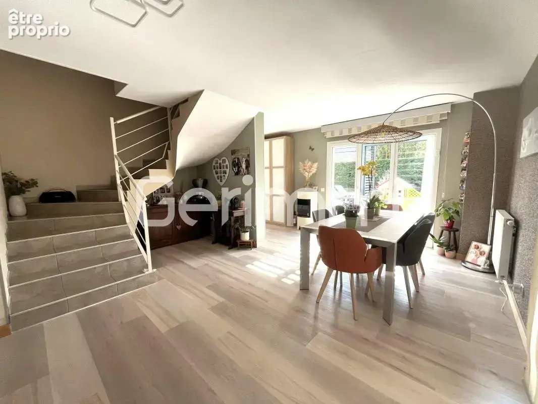 Vente - Maison - 6 pièces + cuisine - 132 m² - 519 000 € - LA - photo 3