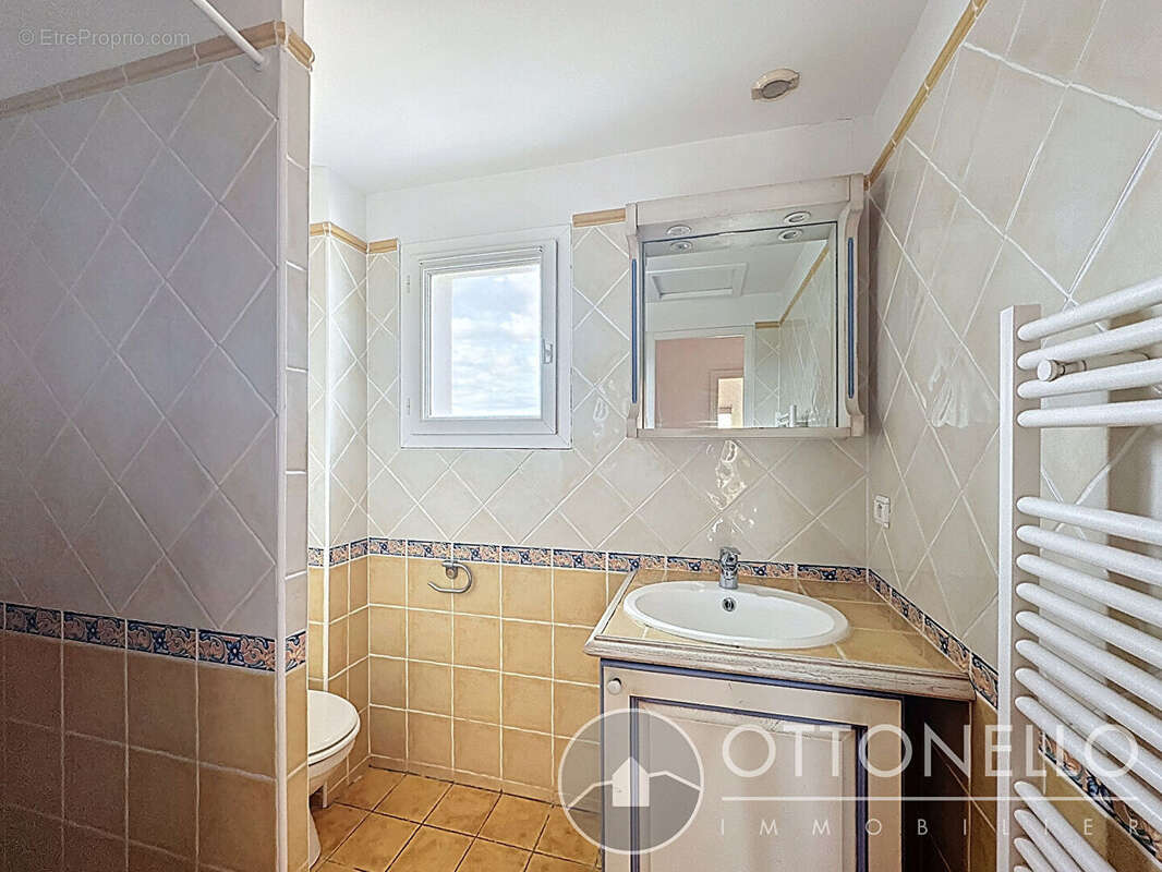 Maison à ROQUEBRUNE-SUR-ARGENS