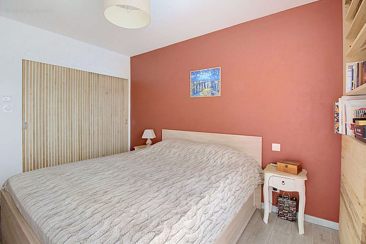 A VENDRE EN EXCLUSIVITÉ - DRAGUIGNAN : Appartement T5 - 3 chambres de 92 m² et 2 balcons + cave - photo 9