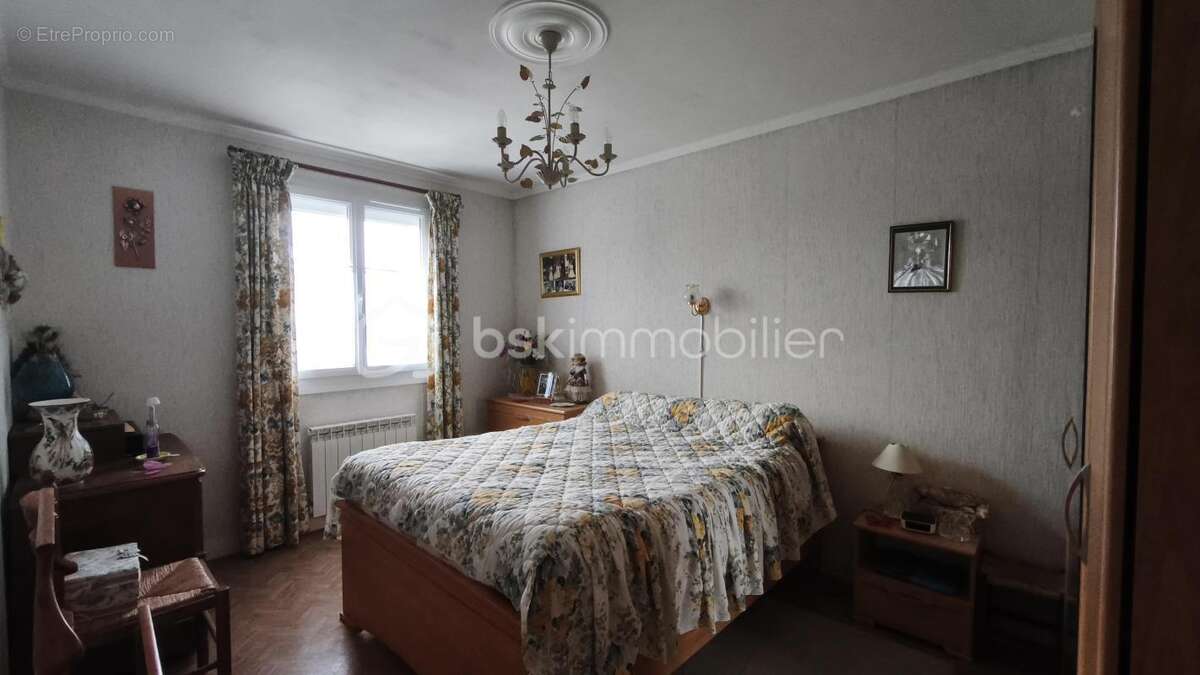 Maison 88 m² à Saint-Florent  - photo 11