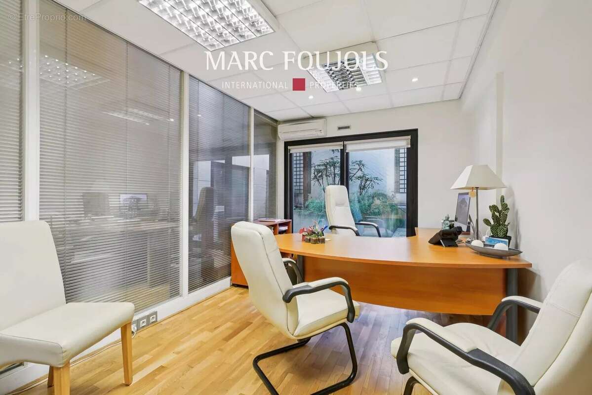 Commerce à PARIS-16E