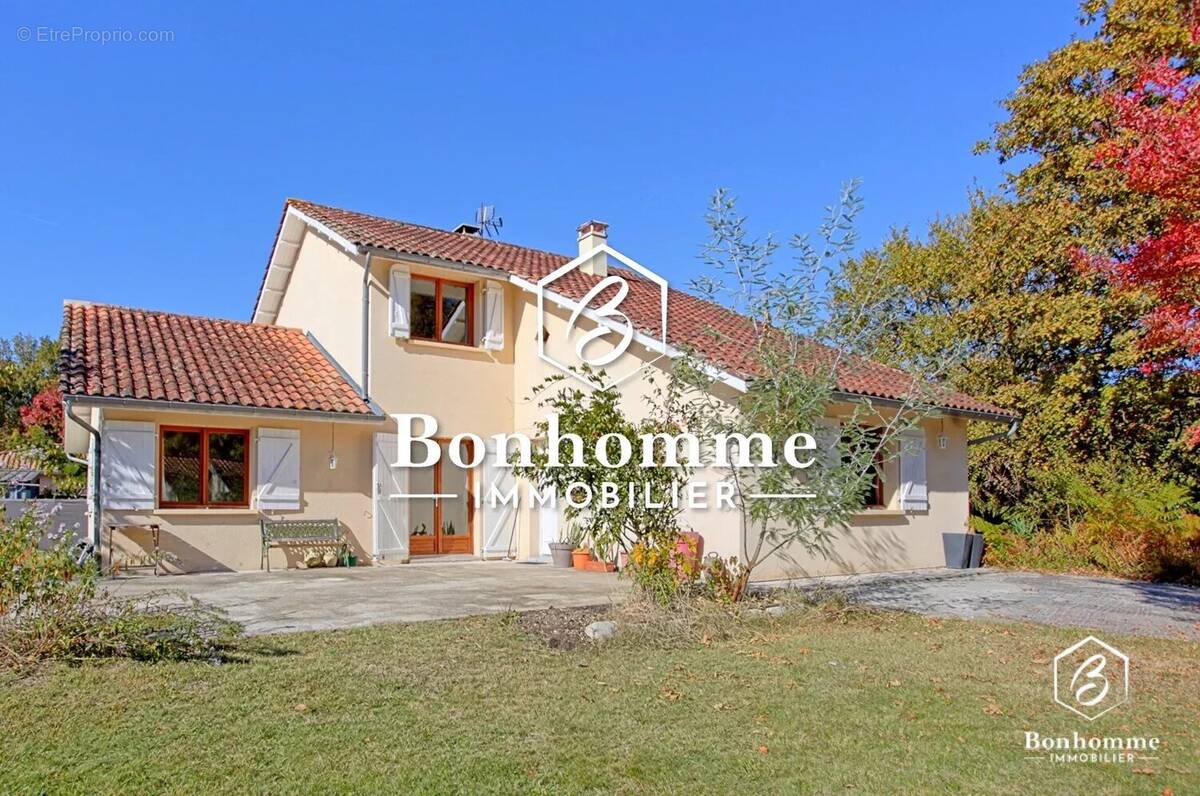 Maison à SAINT-MORILLON