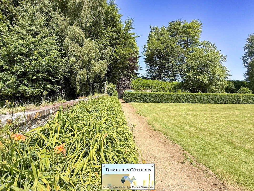 Exceptionnel manoir normand de caractère à proximité d’Étretat — Parc arboré de plus d’un hectare - photo 41