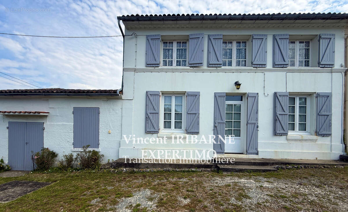 Maison à SAINTES
