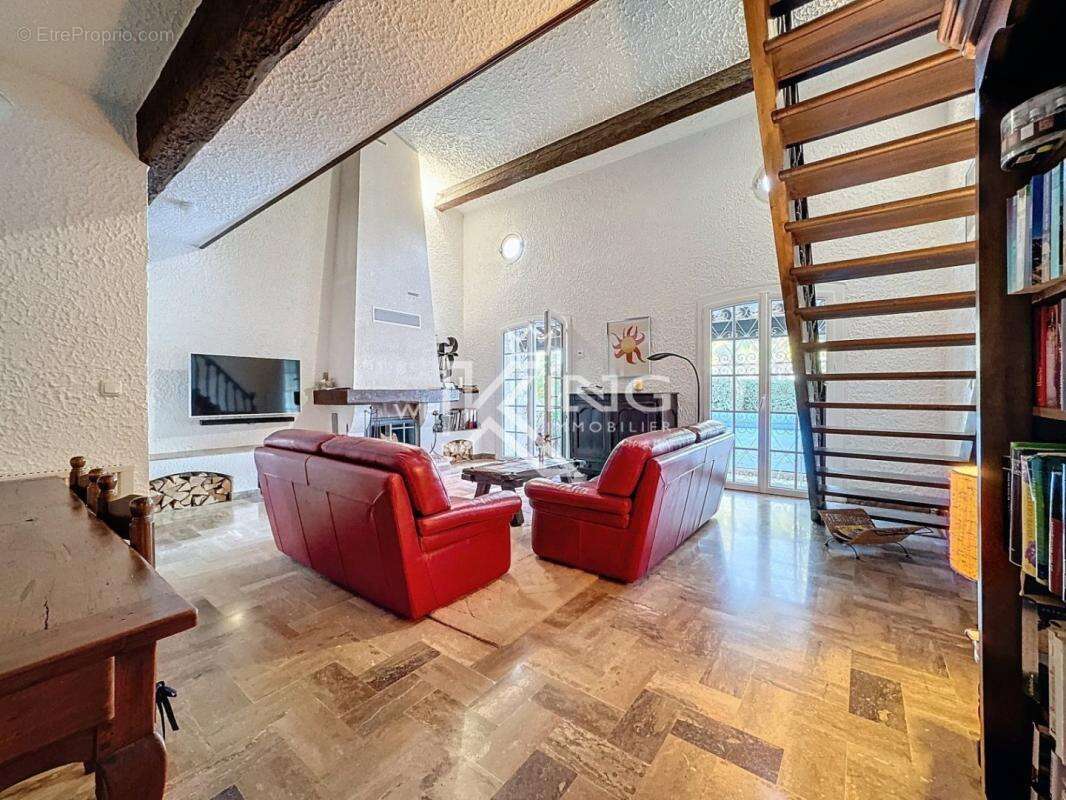 Villa de charme sur 1800 m2 de terrain - photo 7