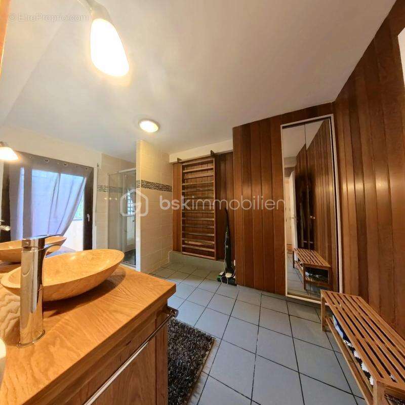 Appartement à LIVRY-GARGAN