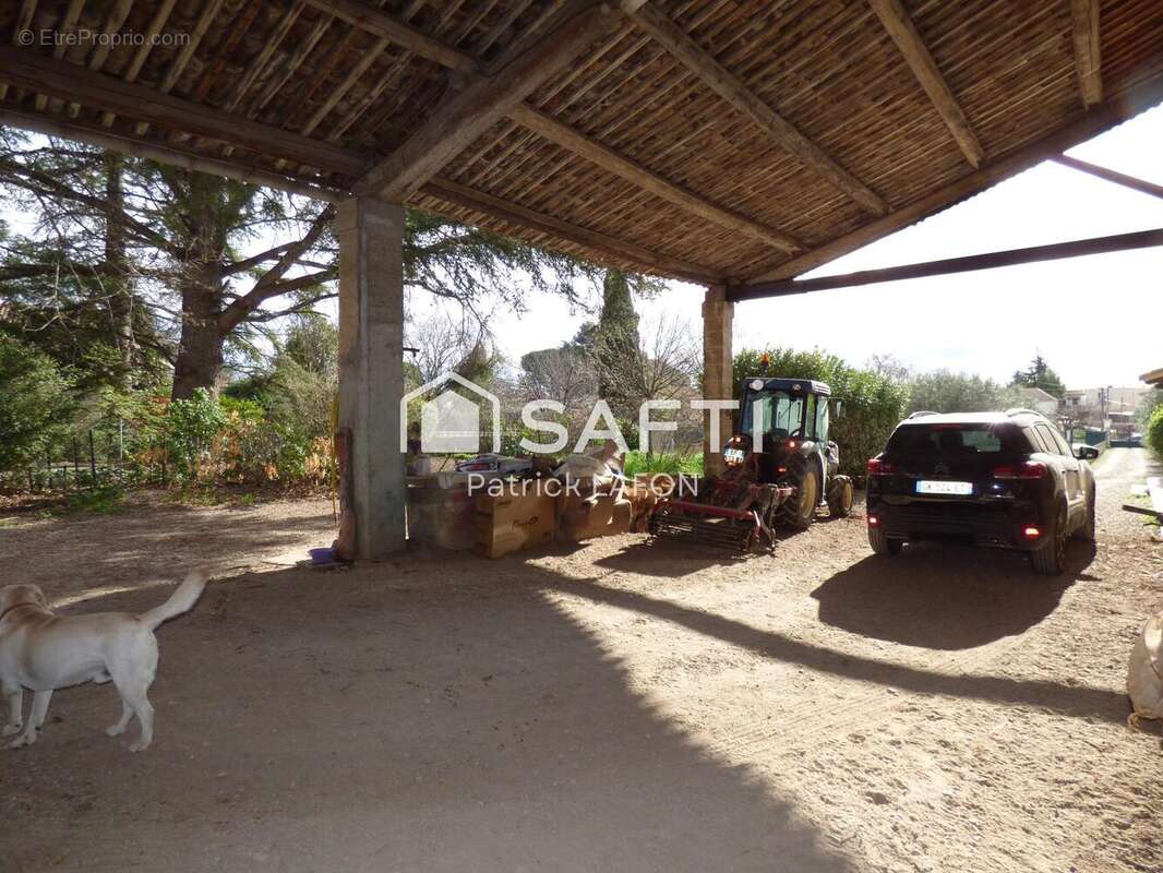 Photo 4 - Parking à SAINT-ANDRE-DE-SANGONIS