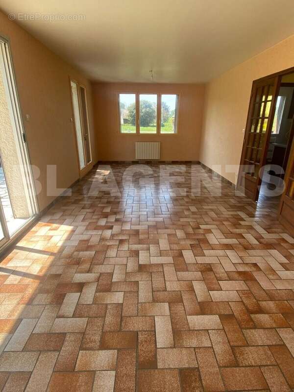 WhatsApp Image 2025-05-19 à 18 - Maison à AVREMESNIL