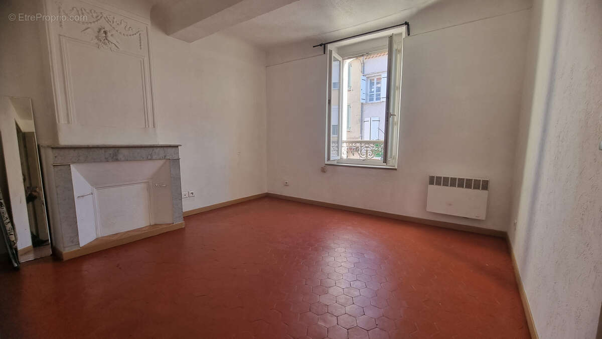 Appartement à LA CRAU