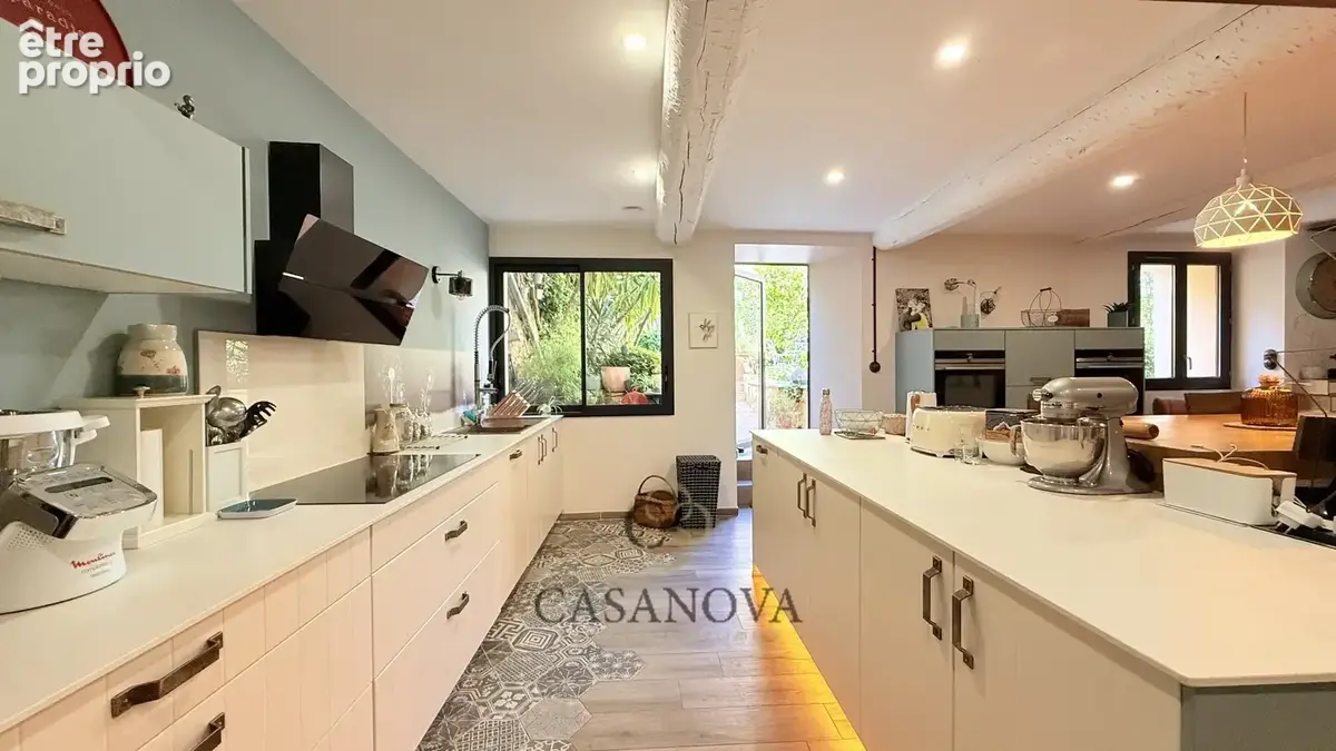 Propriété de prestige rénovée par un architecte à Florensac  460 m², piscine, cinéma privé et terrasse tropézienne - photo 9