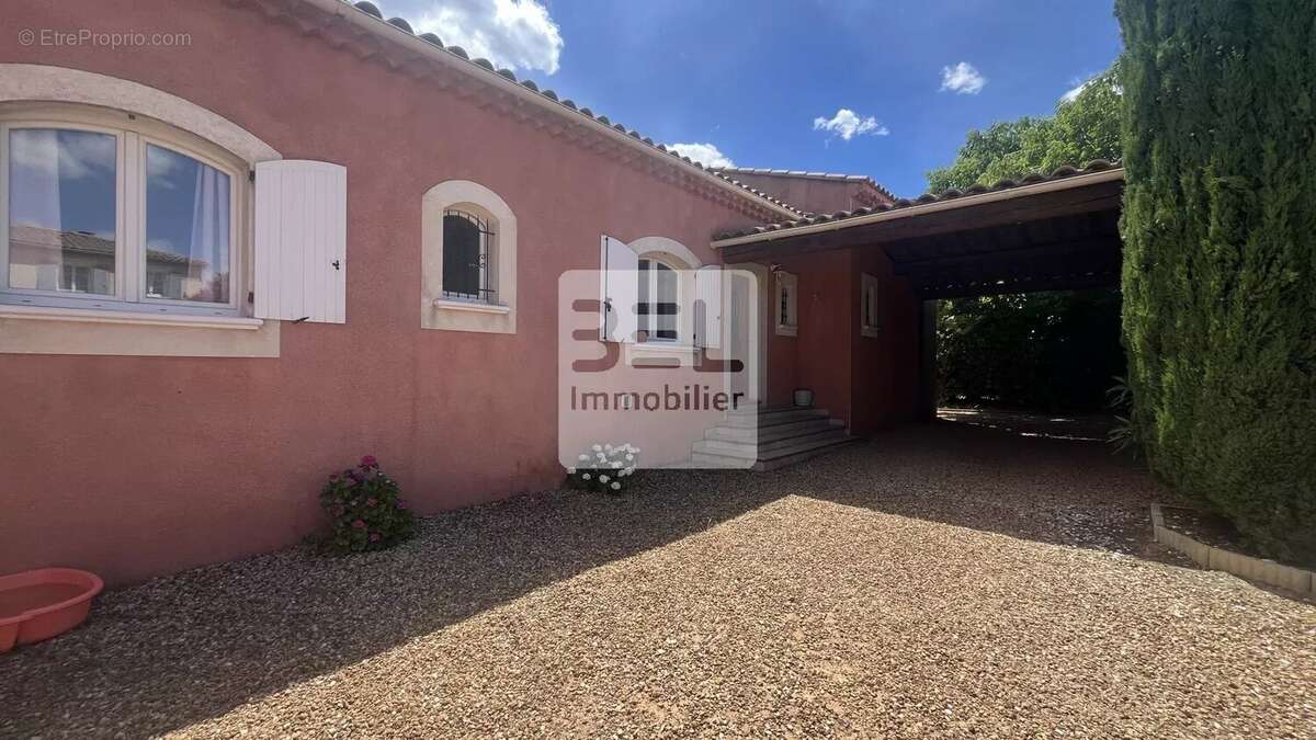 Villa provencale plain pied avec piscine - photo 6