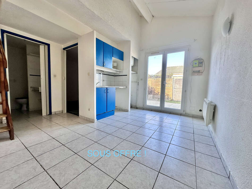 Maison à VIC-LA-GARDIOLE