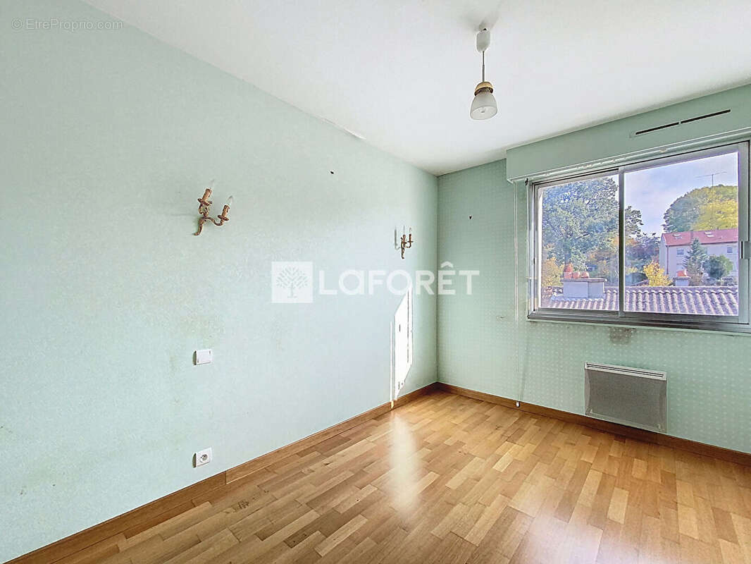 Appartement à CONTREXEVILLE