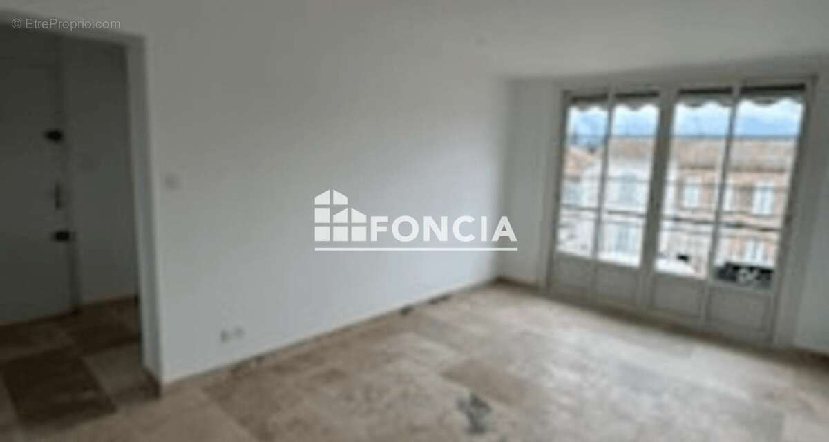 Appartement à SALON-DE-PROVENCE