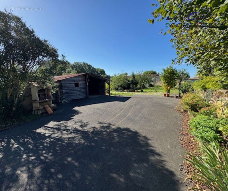 Maison à COULONGES-SUR-L&#039;AUTIZE
