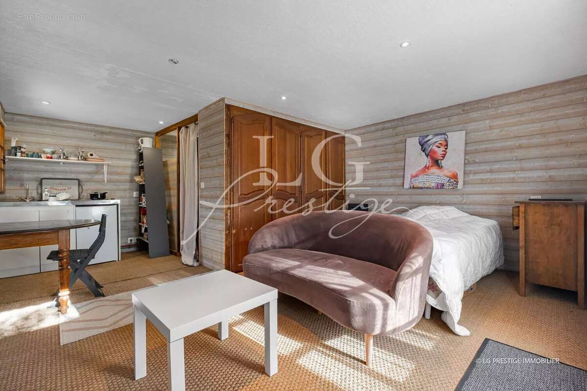 Maison à TOURRETTES