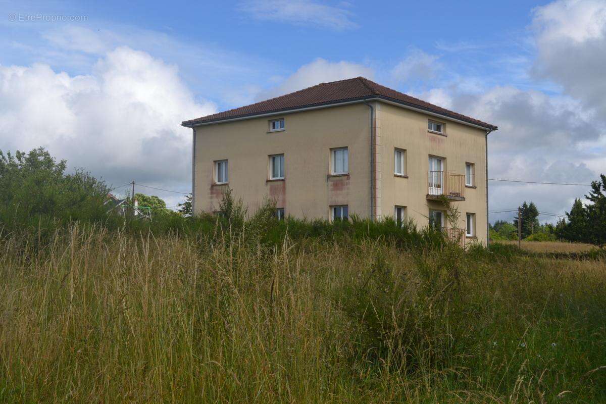 Maison à BUSSIERE-GALANT