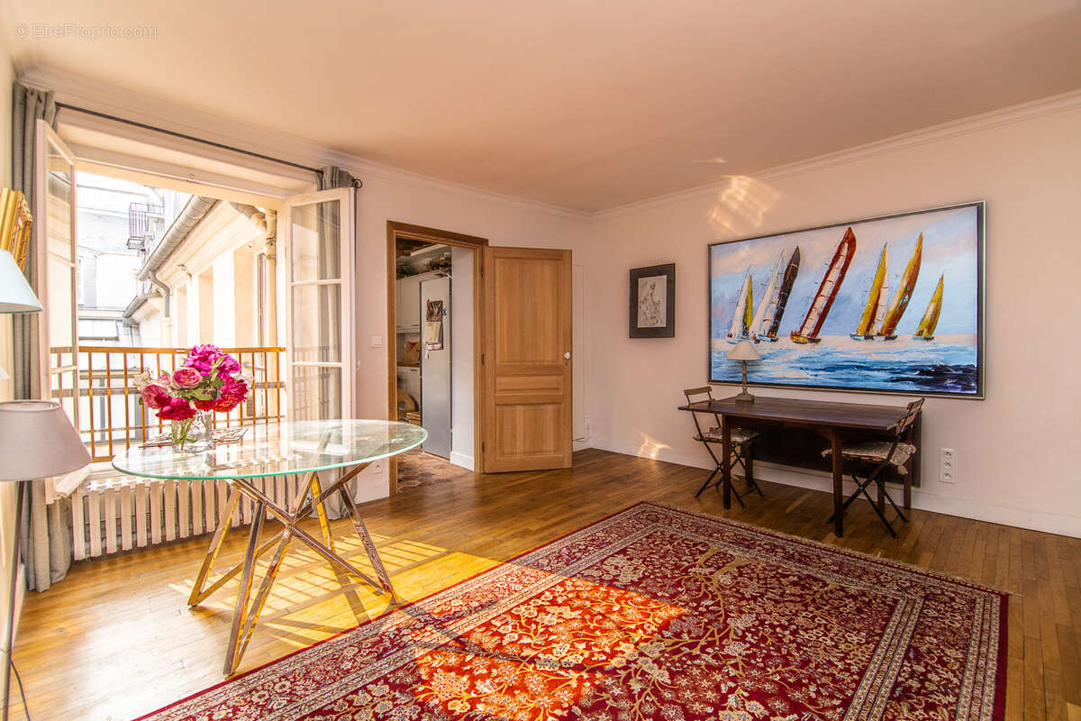 Appartement à PARIS-2E