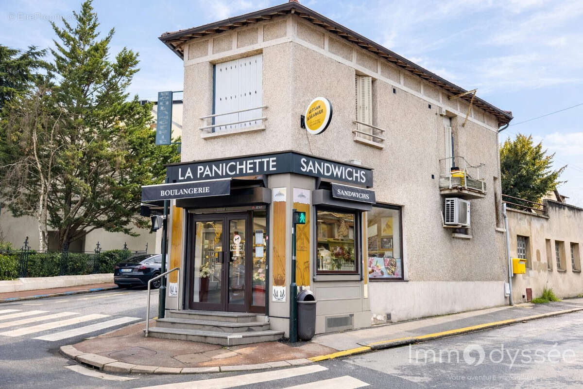 Commerce à NEUILLY-PLAISANCE