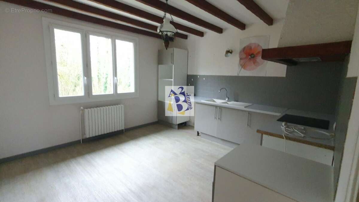 Maison à PUYMOYEN