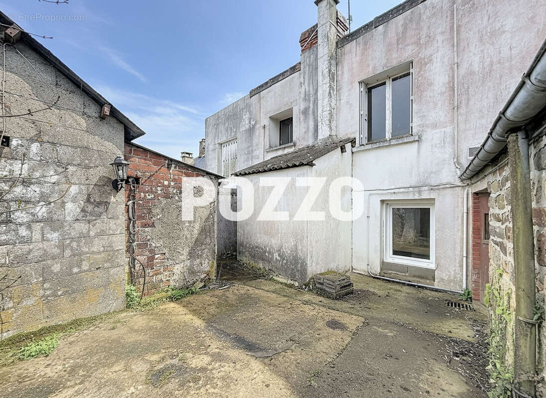 Maison à SAINT-SAUVEUR-LA-POMMERAYE