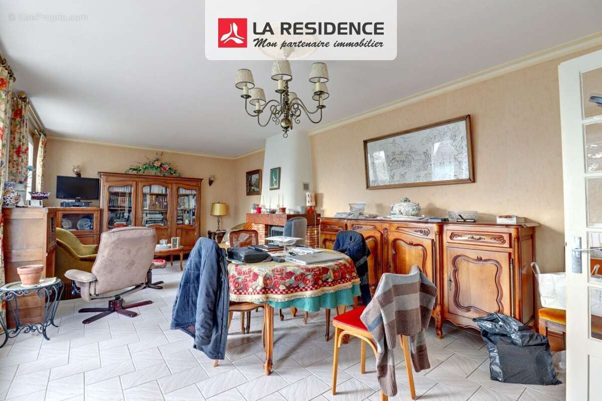Maison 118 m² à La Chaussee-Saint-Victor  - photo 4
