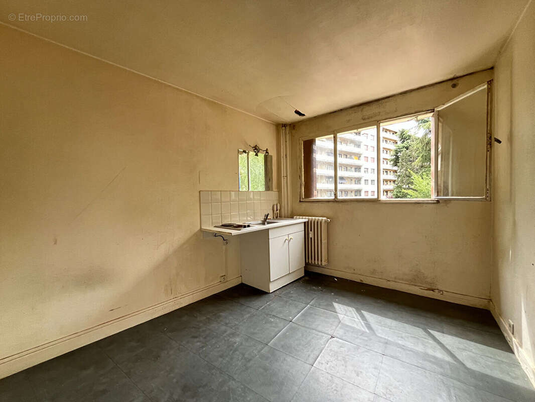 Chambre de service - 9.34 m2 / SAINT CLOUD VAL D'OR - photo 18
