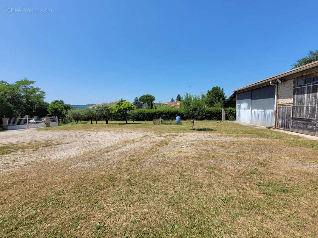 Maison à SAINT-JULIEN-LES-ROSIERS
