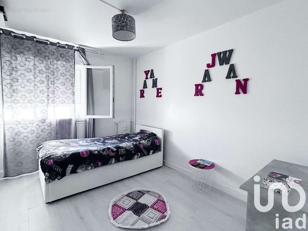 Photo 8 - Appartement à GENNEVILLIERS