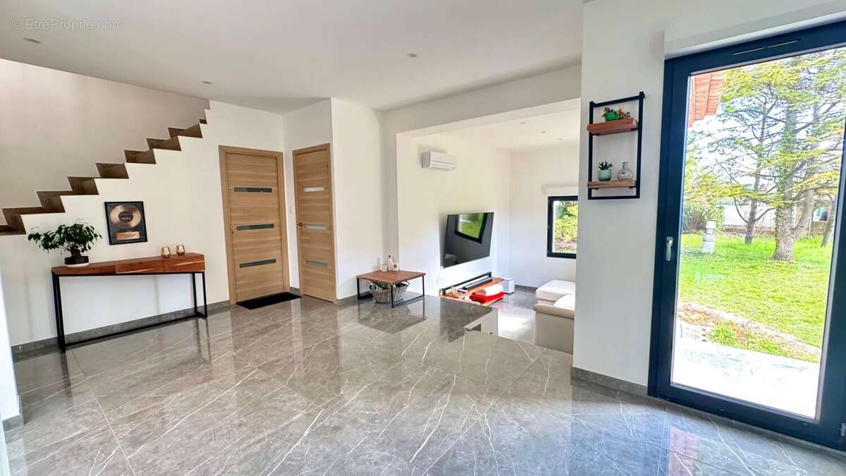 Maison à FORCALQUEIRET