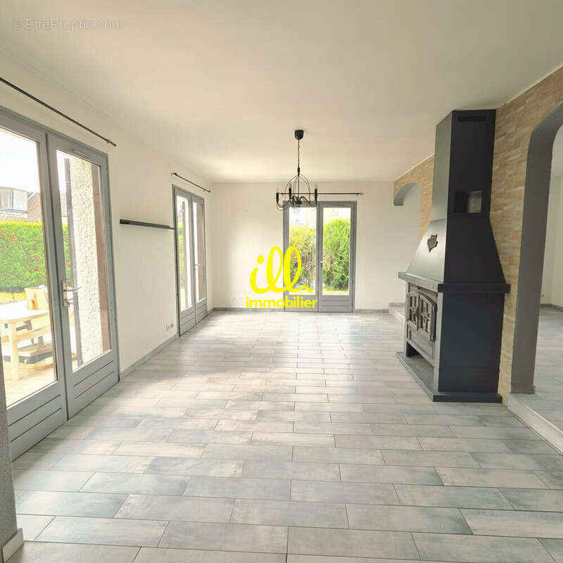 Maison 106 m² à Charleville-Mezieres  - photo 3