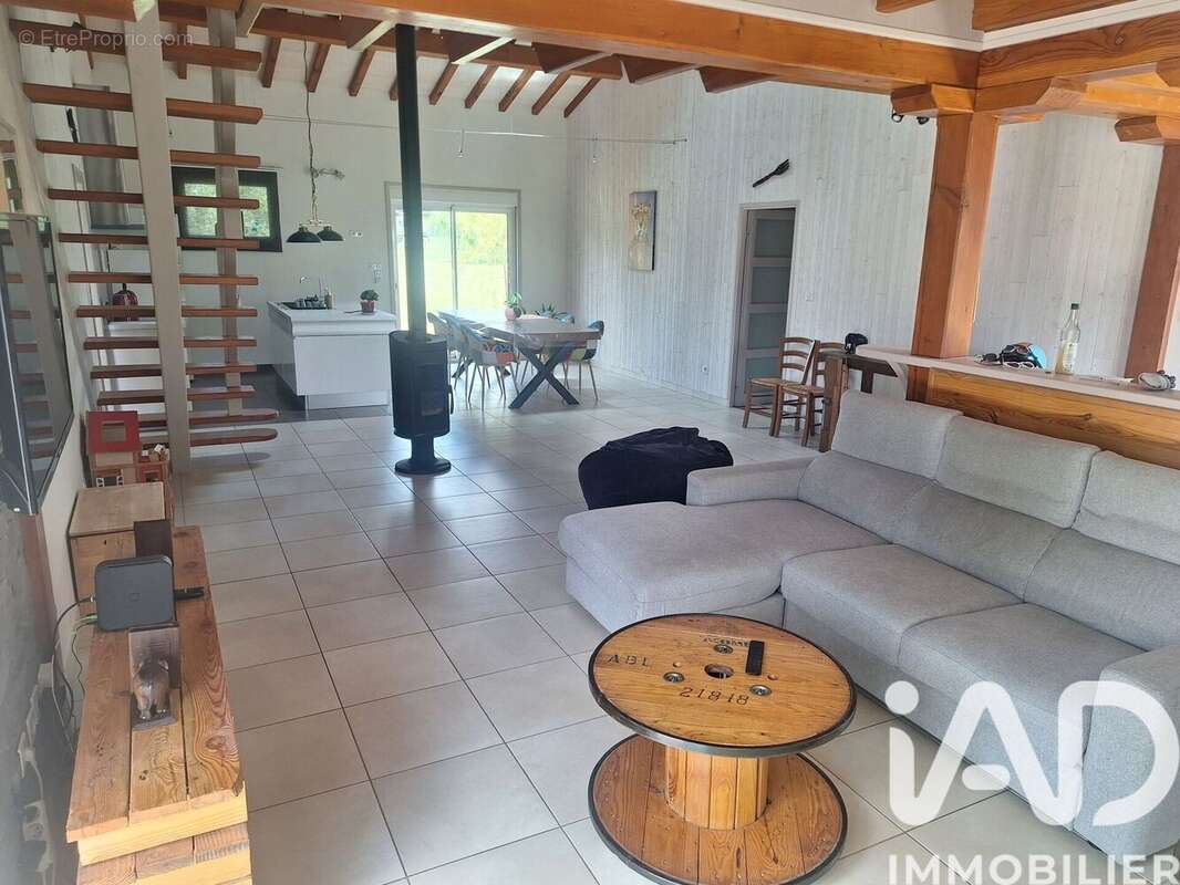 Maison 152 m² à Puymiclan  - photo 7