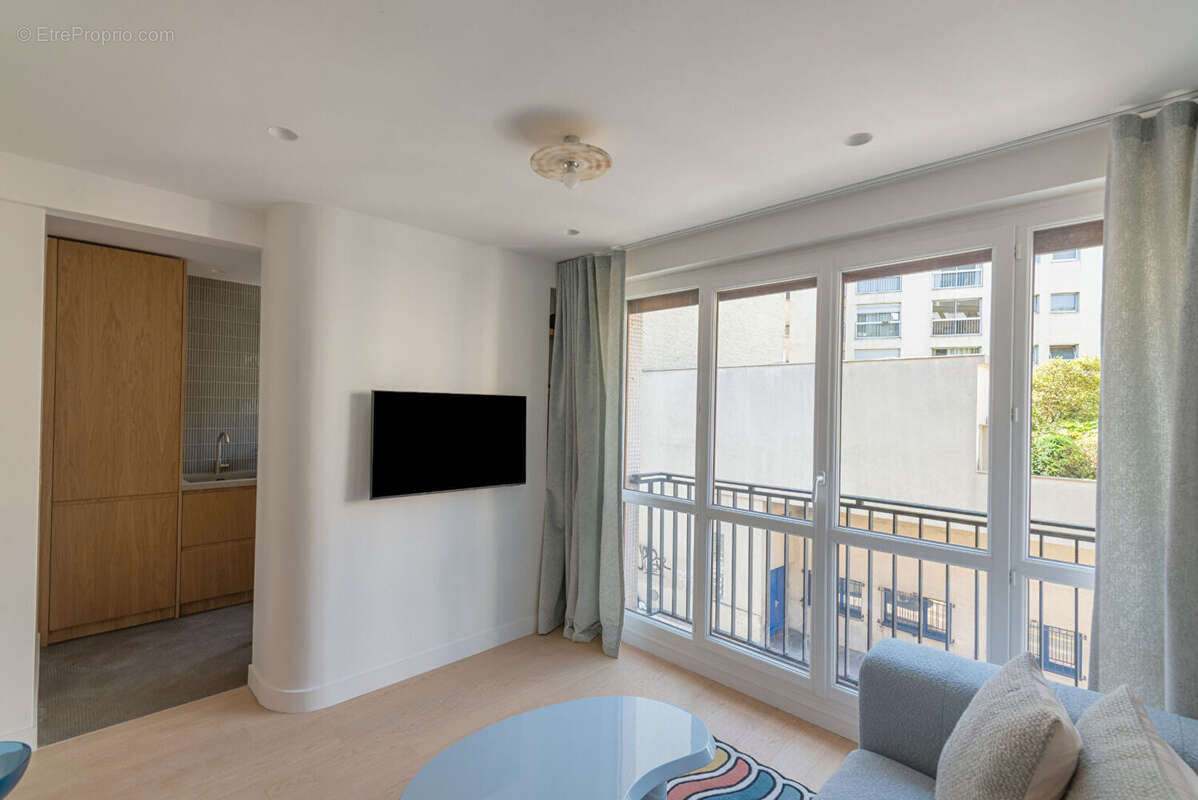 Appartement à PARIS-15E