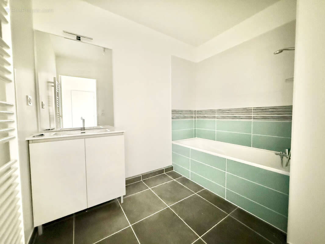 Appartement à LE PEAGE-DE-ROUSSILLON