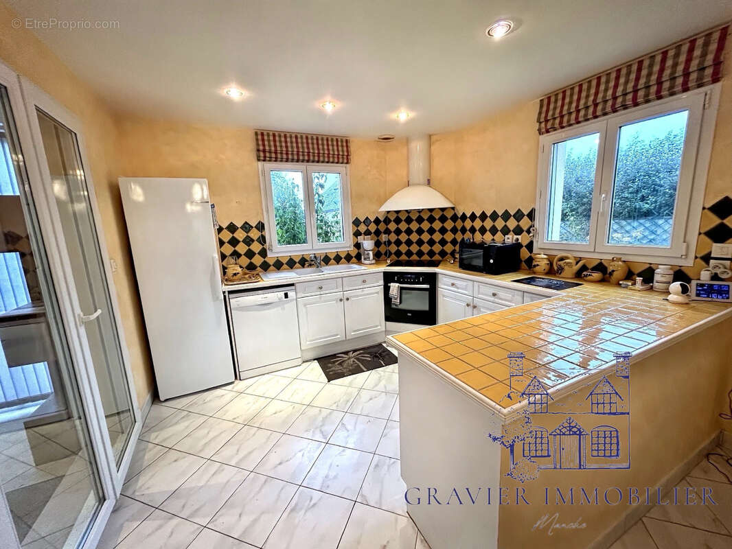 Maison à SAINT-GERMAIN-SUR-AY