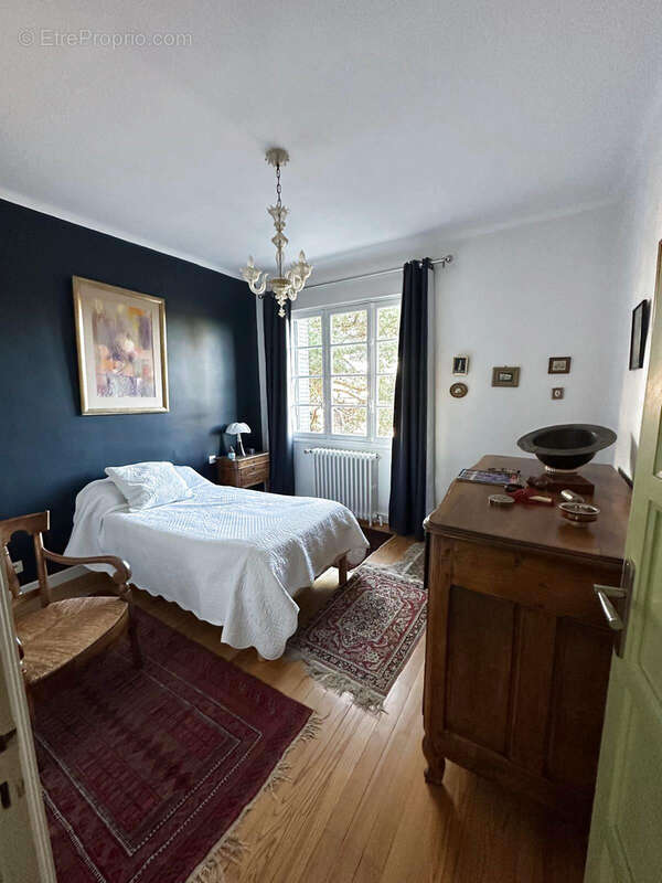 Autre à SAINT-GENIS-LAVAL